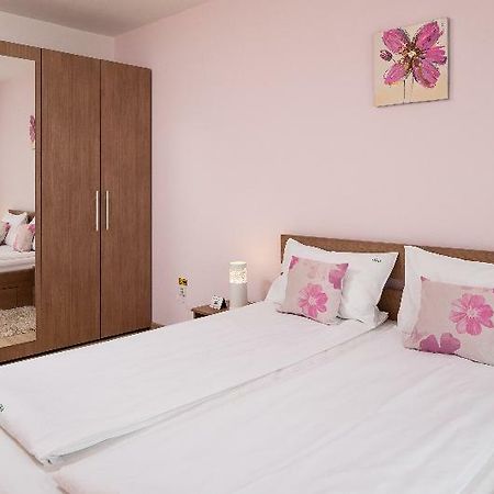 Brasov Holiday Apartments - Magenta Buitenkant foto