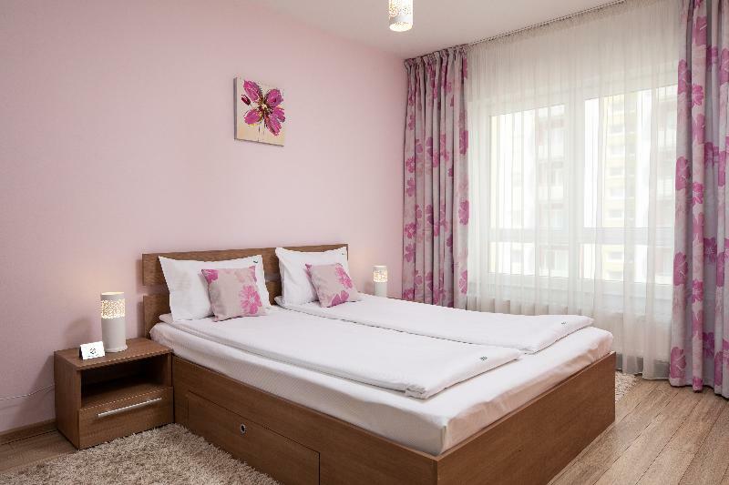 Brasov Holiday Apartments - Magenta Buitenkant foto